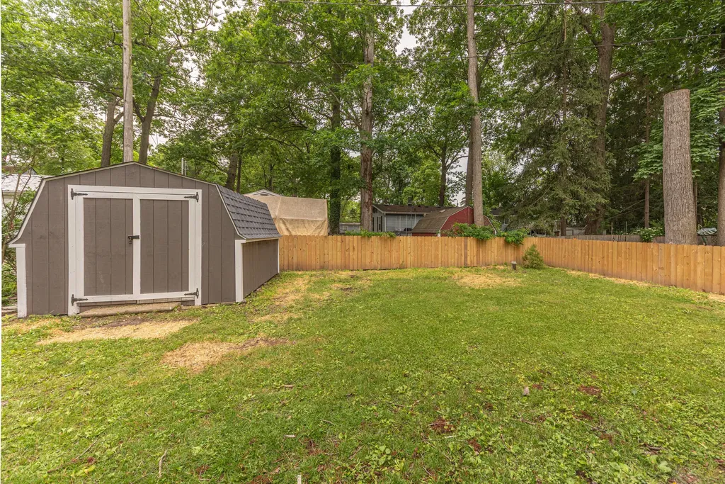 5050 Grover Drive Genoa Township MI 48116