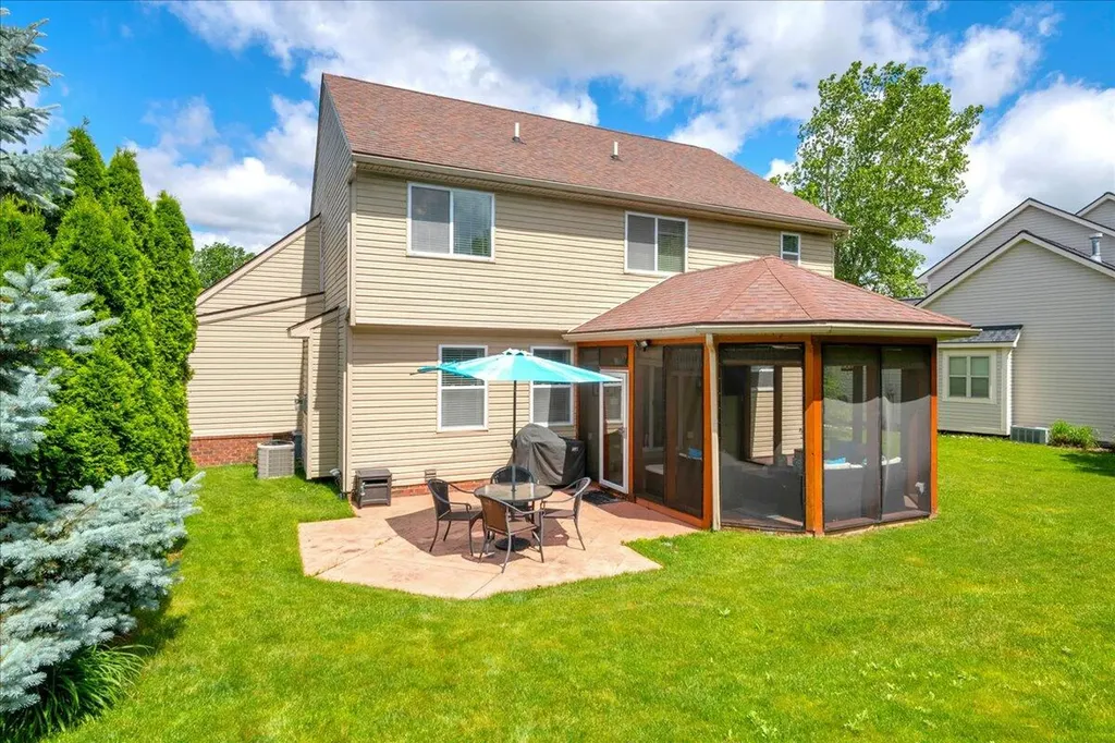 760 Pembroke Drive Saline City MI 48176