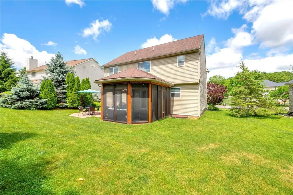 760 Pembroke Drive Saline City MI 48176