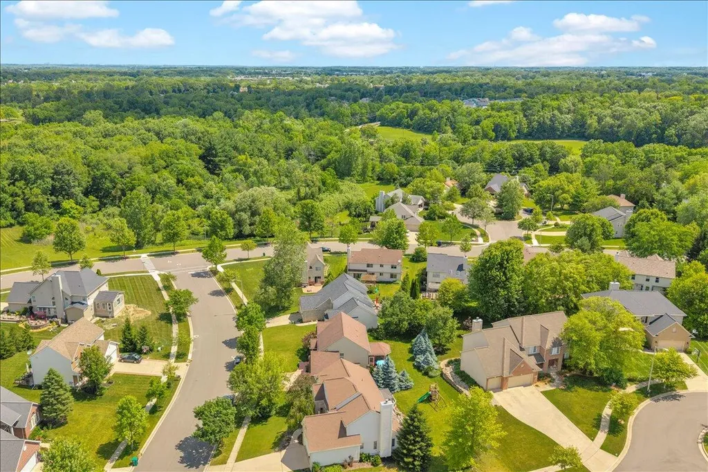 760 Pembroke Drive Saline City MI 48176