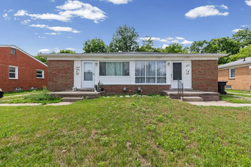 2464 Stieber Street Westland City MI 48186