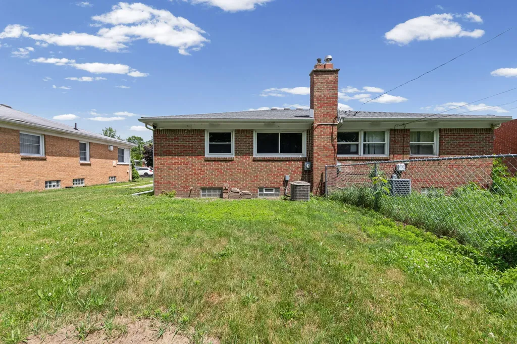 2464 Stieber Street Westland City MI 48186