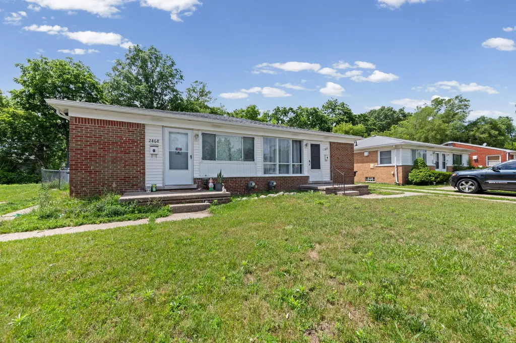 2464 Stieber Street Westland City MI 48186