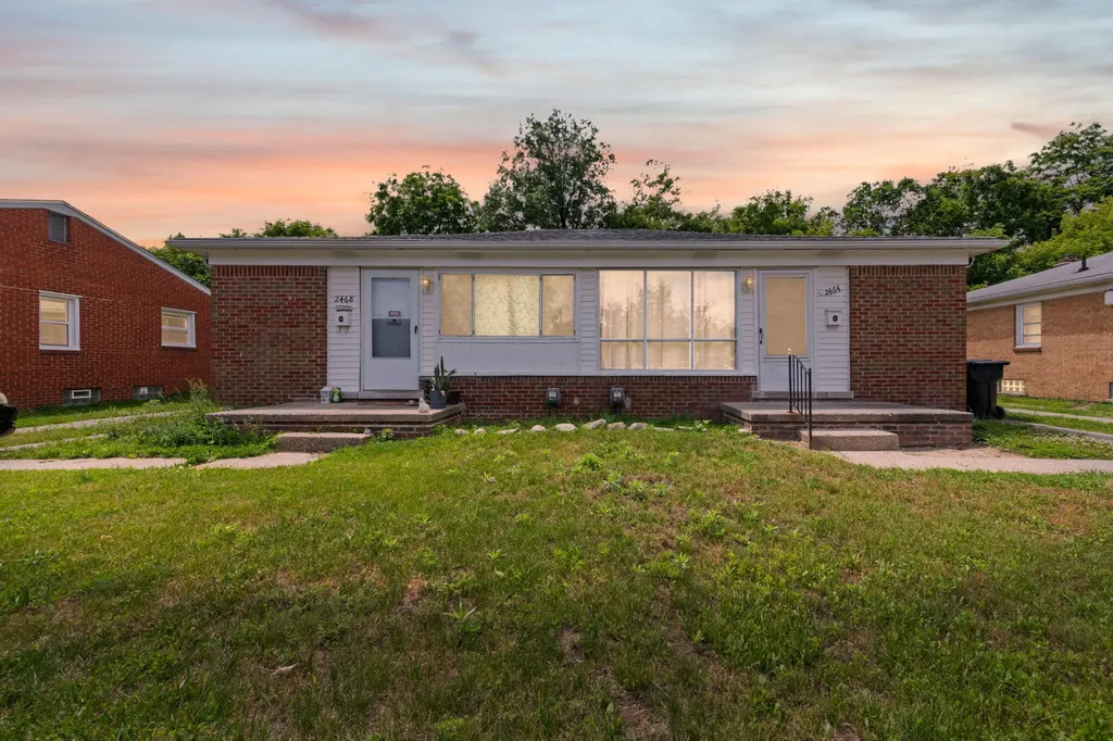2464 Stieber Street Westland City MI 48186