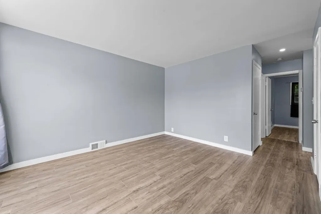 2464 Stieber Street Westland City MI 48186