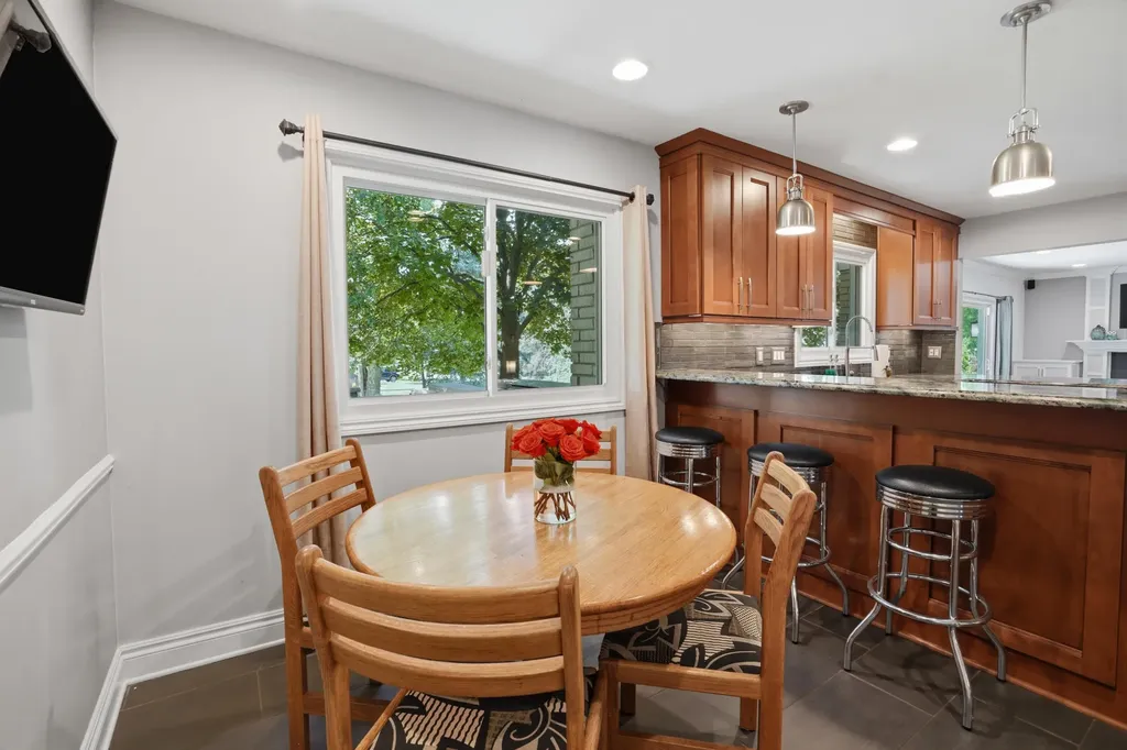 1810 Hickory Bark Lane Bloomfield Hills City MI 48304