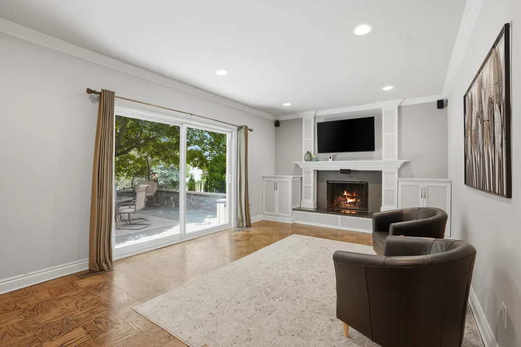 1810 Hickory Bark Lane Bloomfield Hills City MI 48304