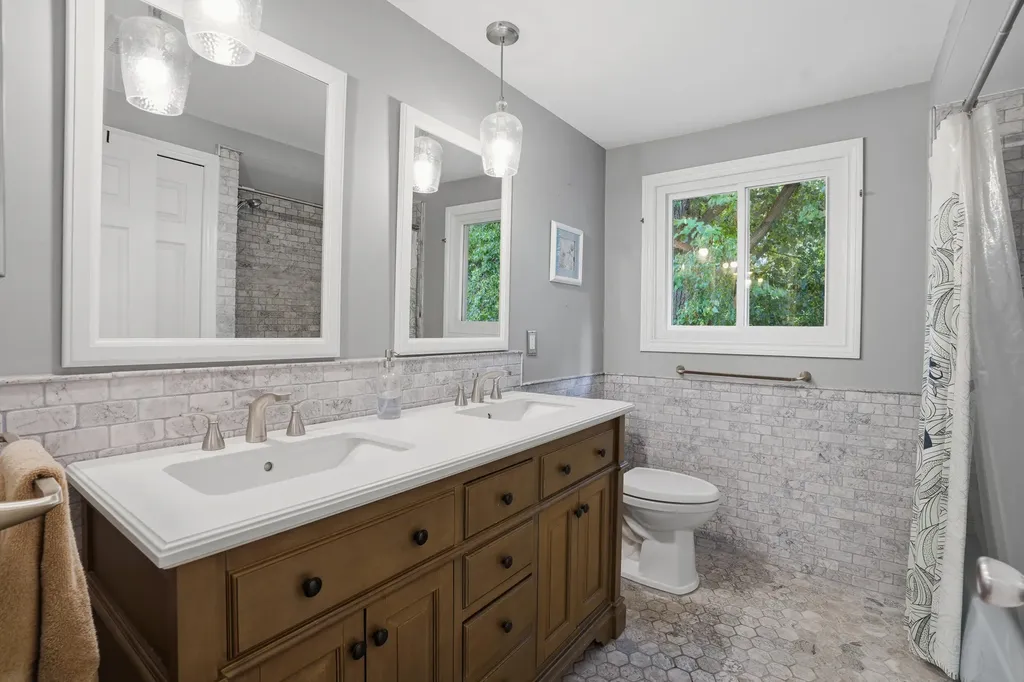 1810 Hickory Bark Lane Bloomfield Hills City MI 48304