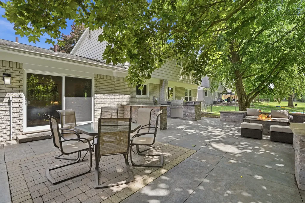 1810 Hickory Bark Lane Bloomfield Hills City MI 48304