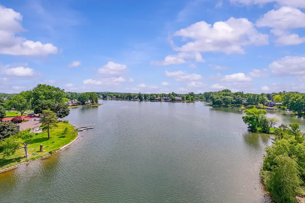 8690 Scenic Bluff Lane White Lake Charter Township MI 48386