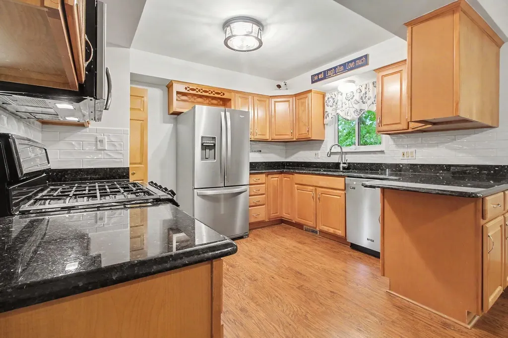 544 North Drive Wyandotte City MI 48192