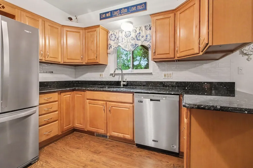 544 North Drive Wyandotte City MI 48192