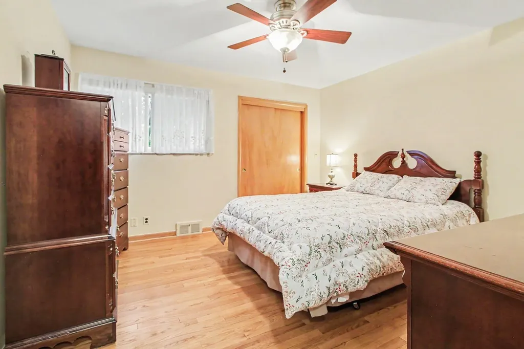 544 North Drive Wyandotte City MI 48192