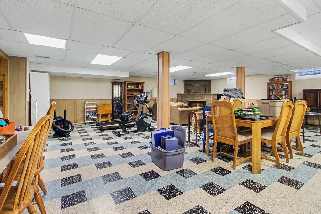 544 North Drive Wyandotte City MI 48192