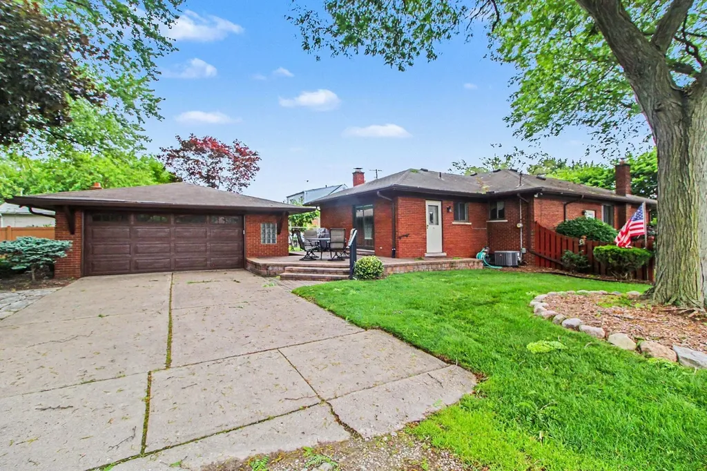 544 North Drive Wyandotte City MI 48192