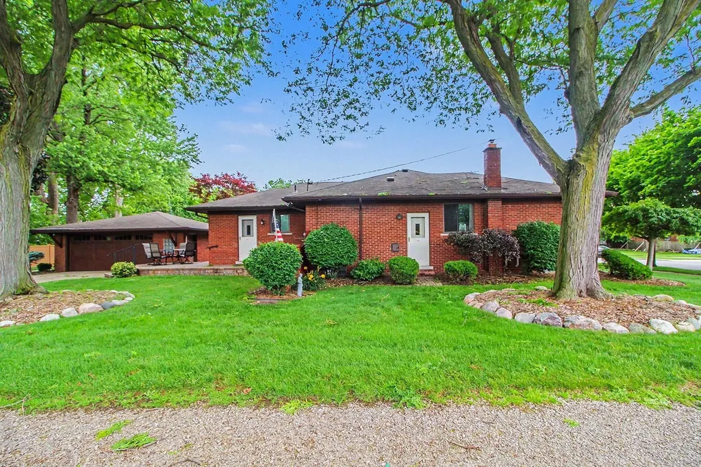 544 North Drive Wyandotte City MI 48192