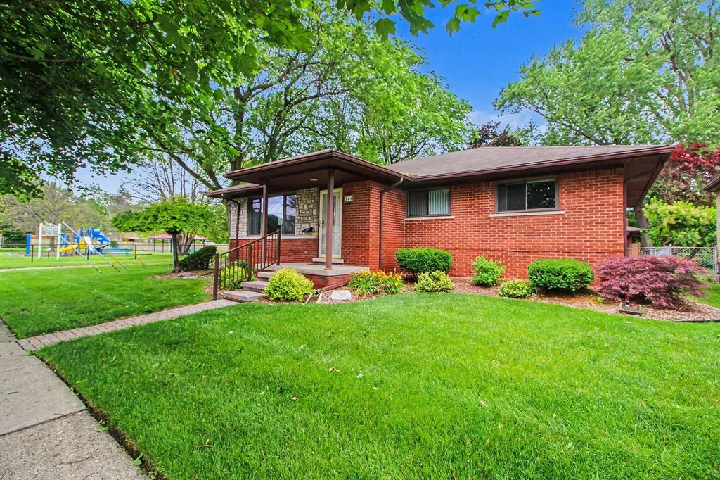 544 North Drive Wyandotte City MI 48192