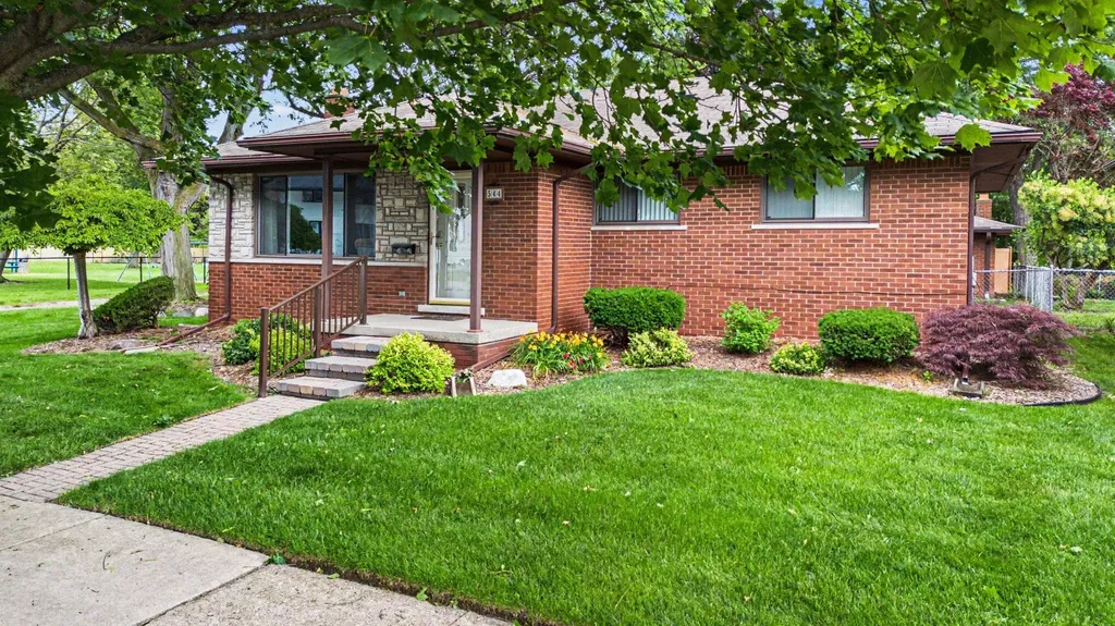 544 North Drive Wyandotte City MI 48192