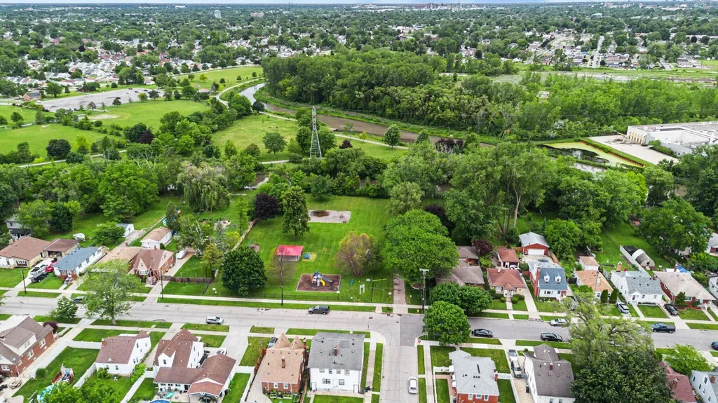 544 North Drive Wyandotte City MI 48192
