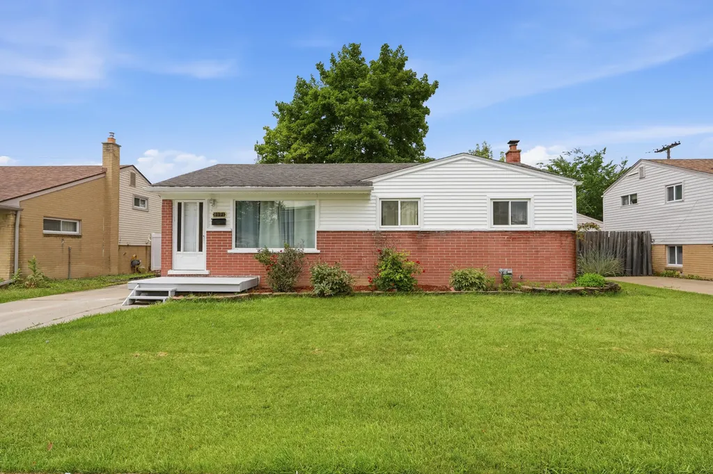 8171 Perrin Avenue Westland City MI 48185