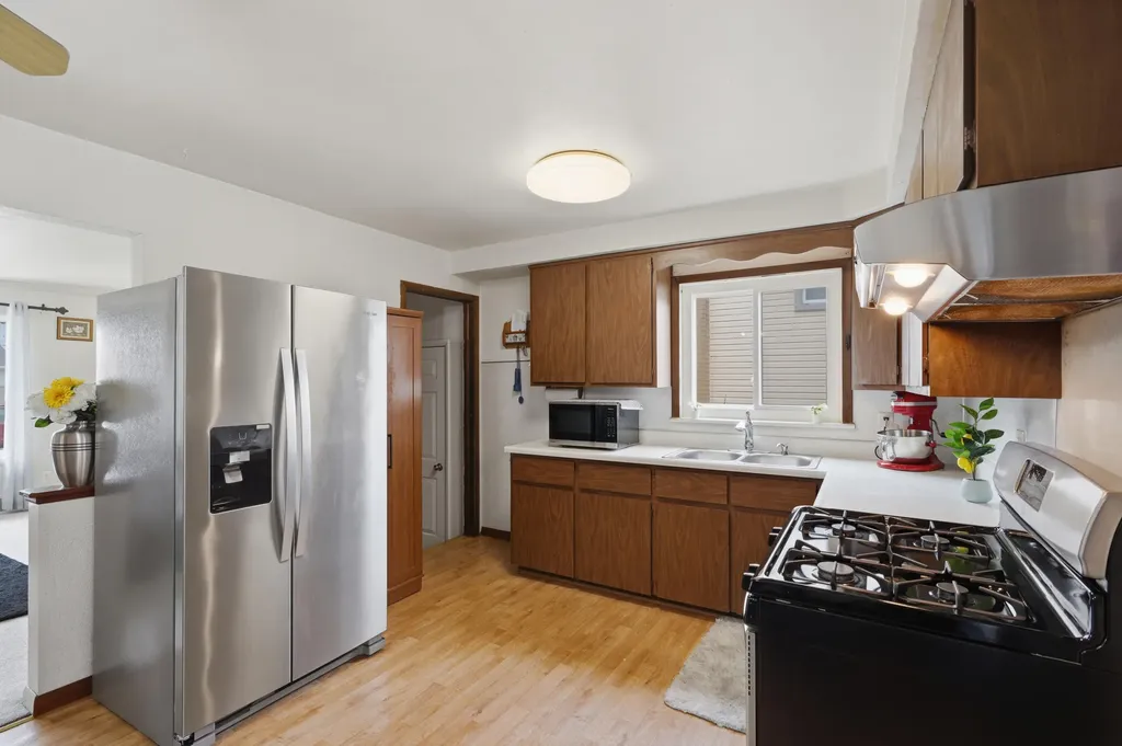 8171 Perrin Avenue Westland City MI 48185
