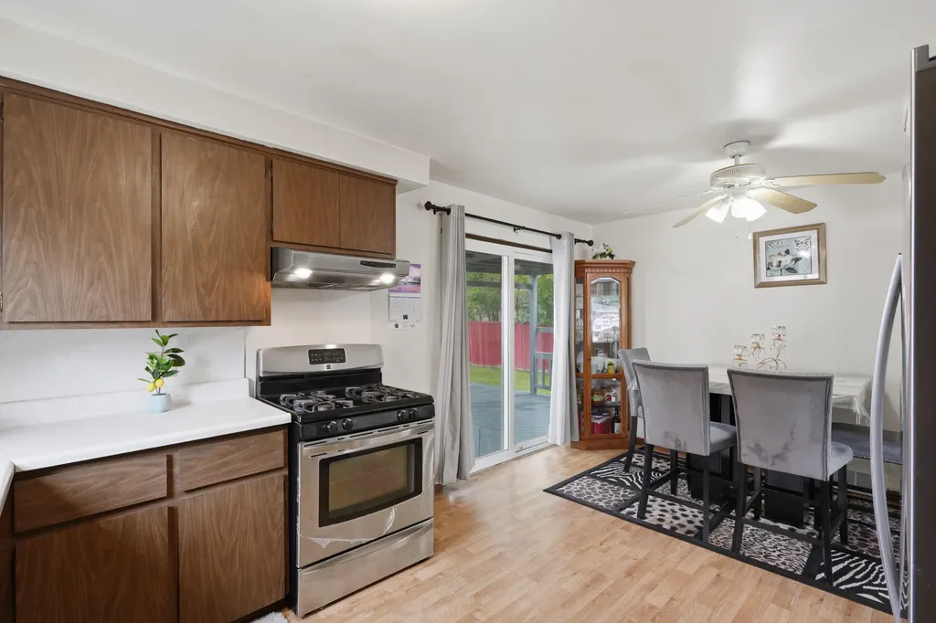 8171 Perrin Avenue Westland City MI 48185