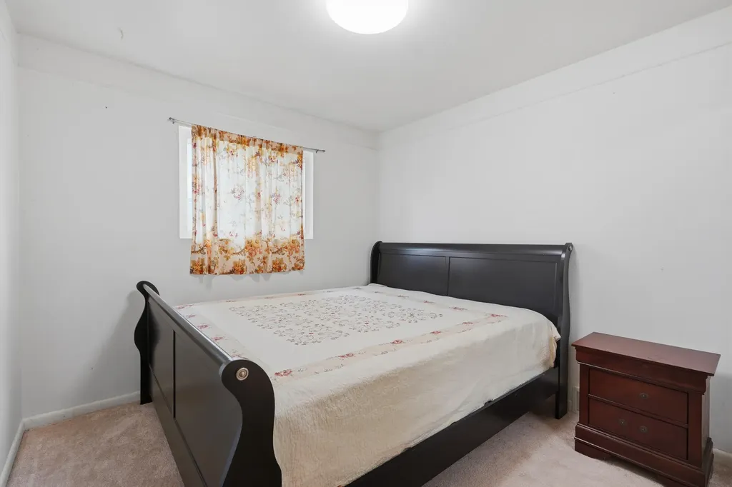 8171 Perrin Avenue Westland City MI 48185