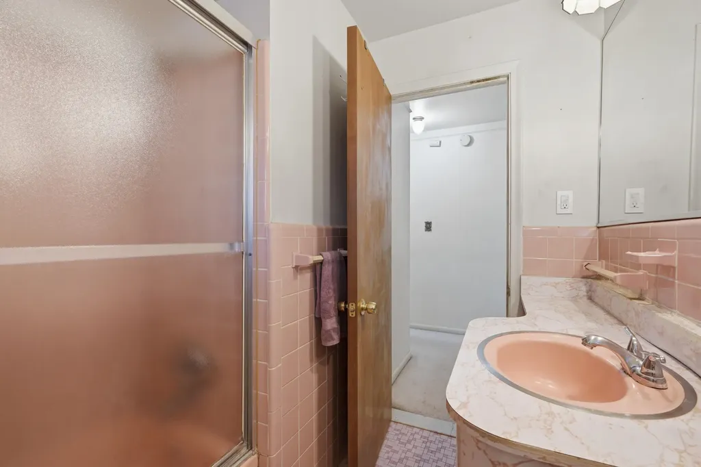 8171 Perrin Avenue Westland City MI 48185