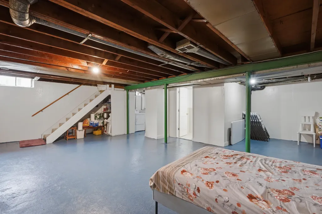 8171 Perrin Avenue Westland City MI 48185