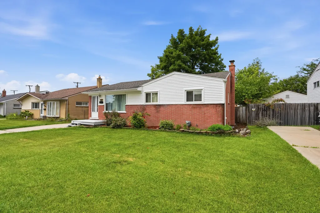 8171 Perrin Avenue Westland City MI 48185