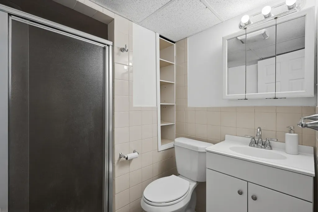 8171 Perrin Avenue Westland City MI 48185