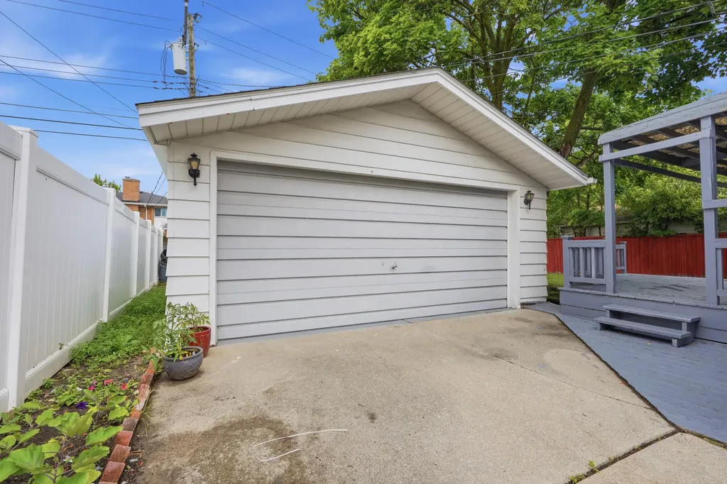 8171 Perrin Avenue Westland City MI 48185