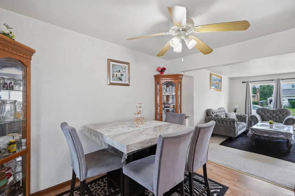 8171 Perrin Avenue Westland City MI 48185