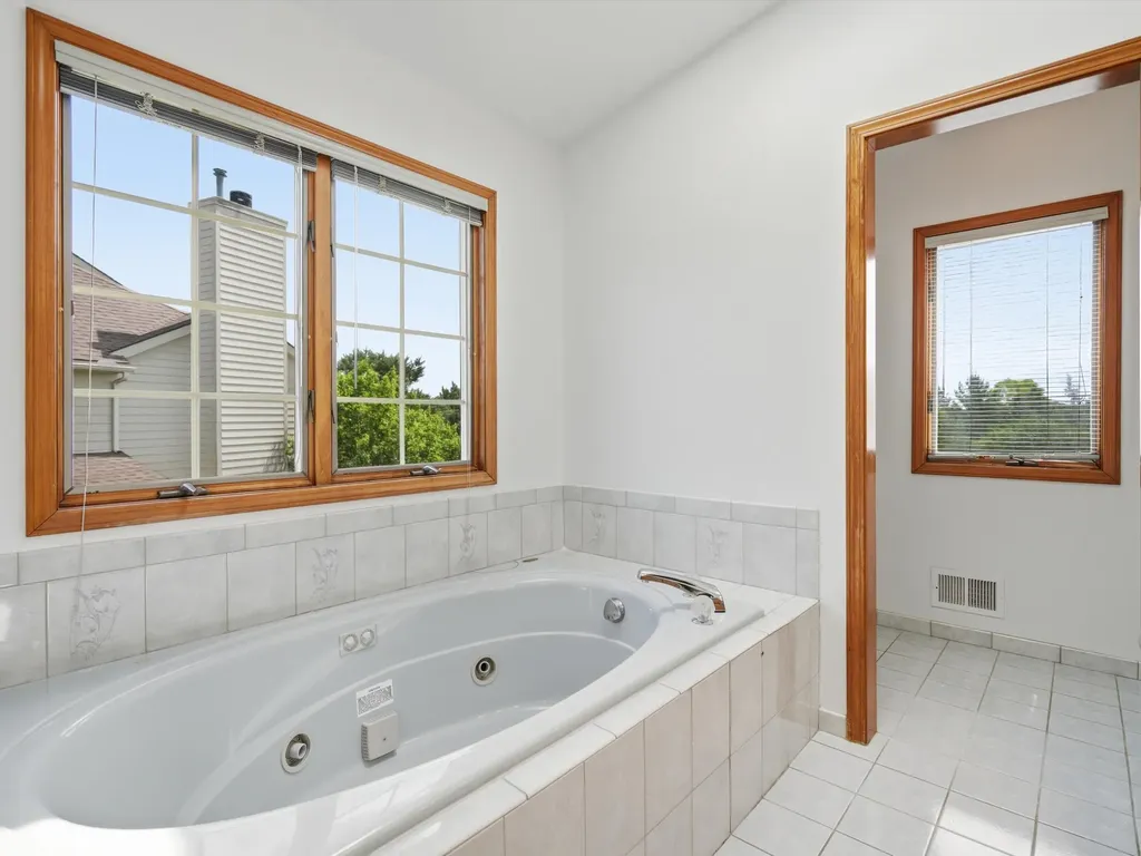1657 Wake Robin Court Scio Township MI 48103
