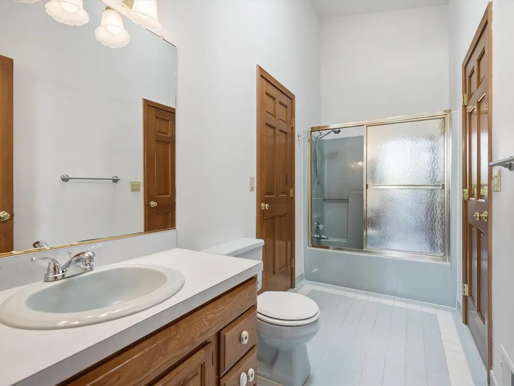 1657 Wake Robin Court Scio Township MI 48103