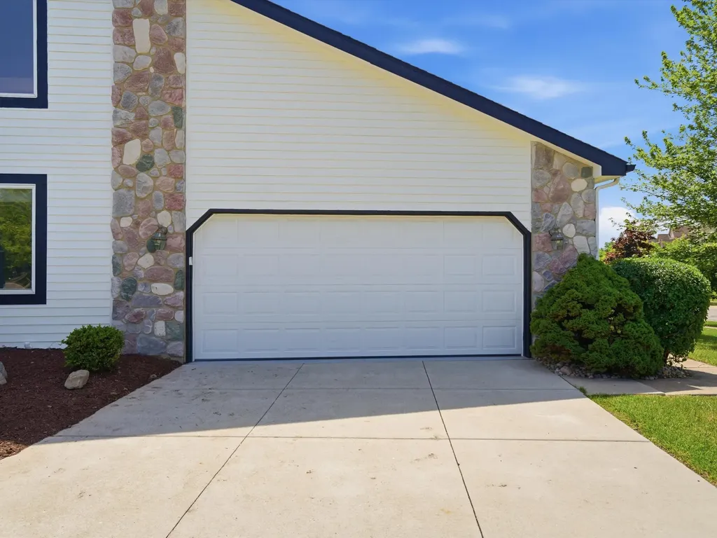 1657 Wake Robin Court Scio Township MI 48103