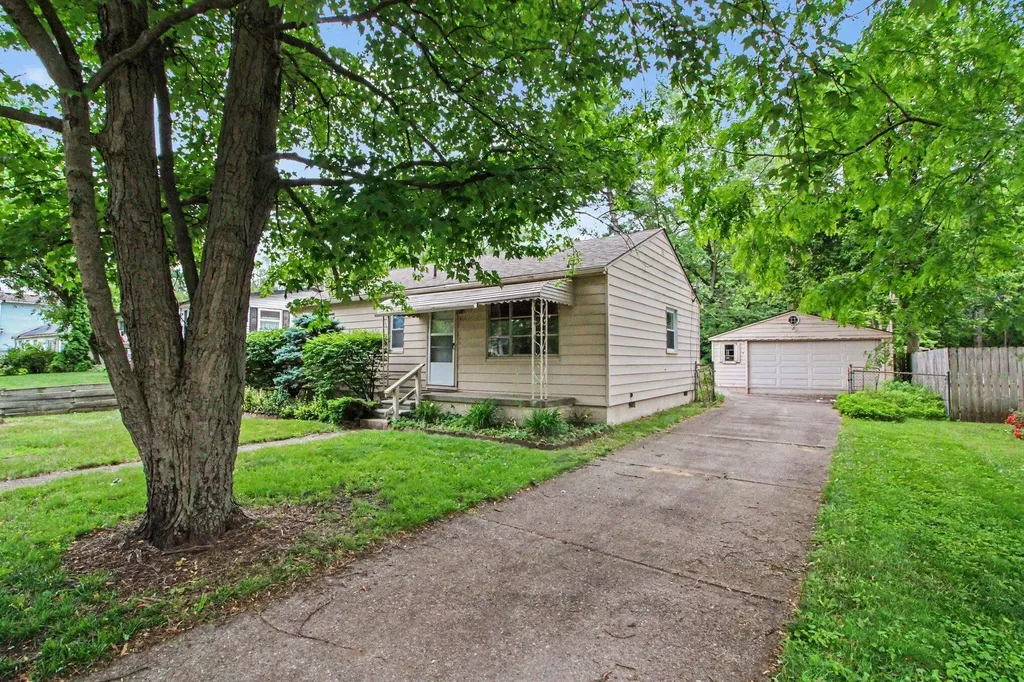 612 Greenlawn Street Ypsilanti Charter Township MI 48198
