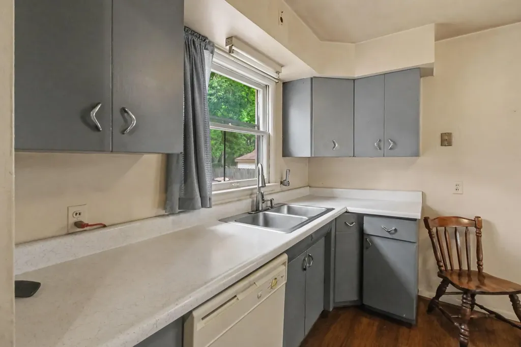 612 Greenlawn Street Ypsilanti Charter Township MI 48198