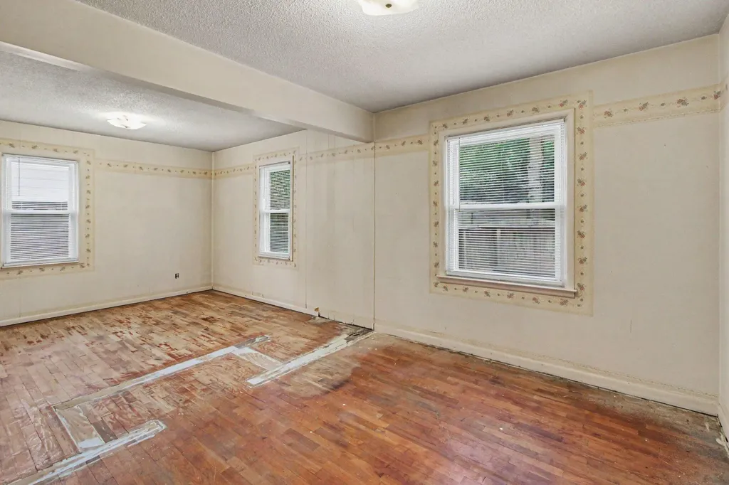 612 Greenlawn Street Ypsilanti Charter Township MI 48198