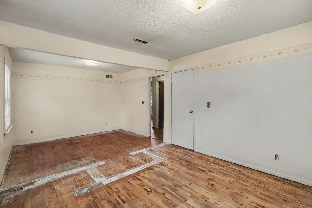 612 Greenlawn Street Ypsilanti Charter Township MI 48198