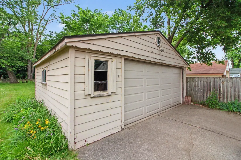 612 Greenlawn Street Ypsilanti Charter Township MI 48198