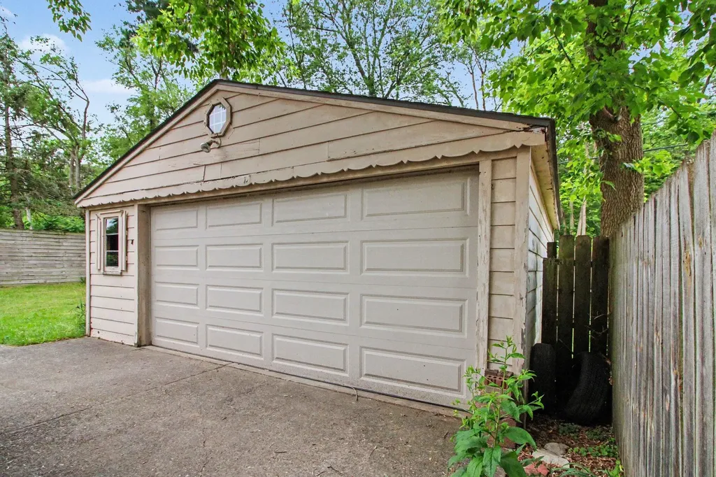 612 Greenlawn Street Ypsilanti Charter Township MI 48198