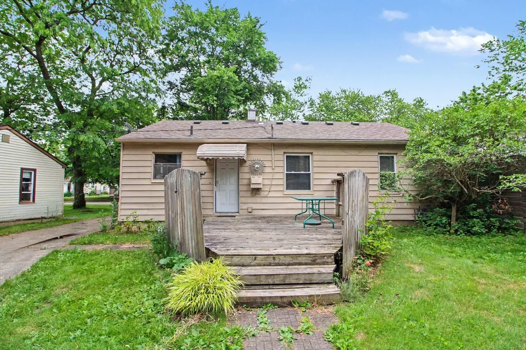 612 Greenlawn Street Ypsilanti Charter Township MI 48198