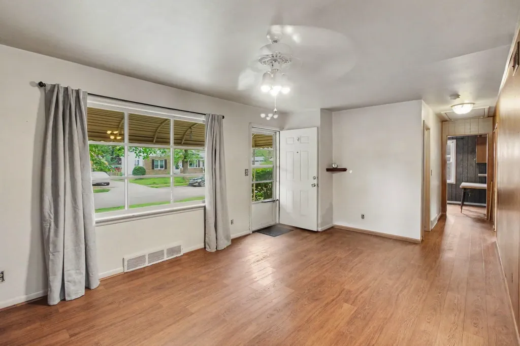 612 Greenlawn Street Ypsilanti Charter Township MI 48198