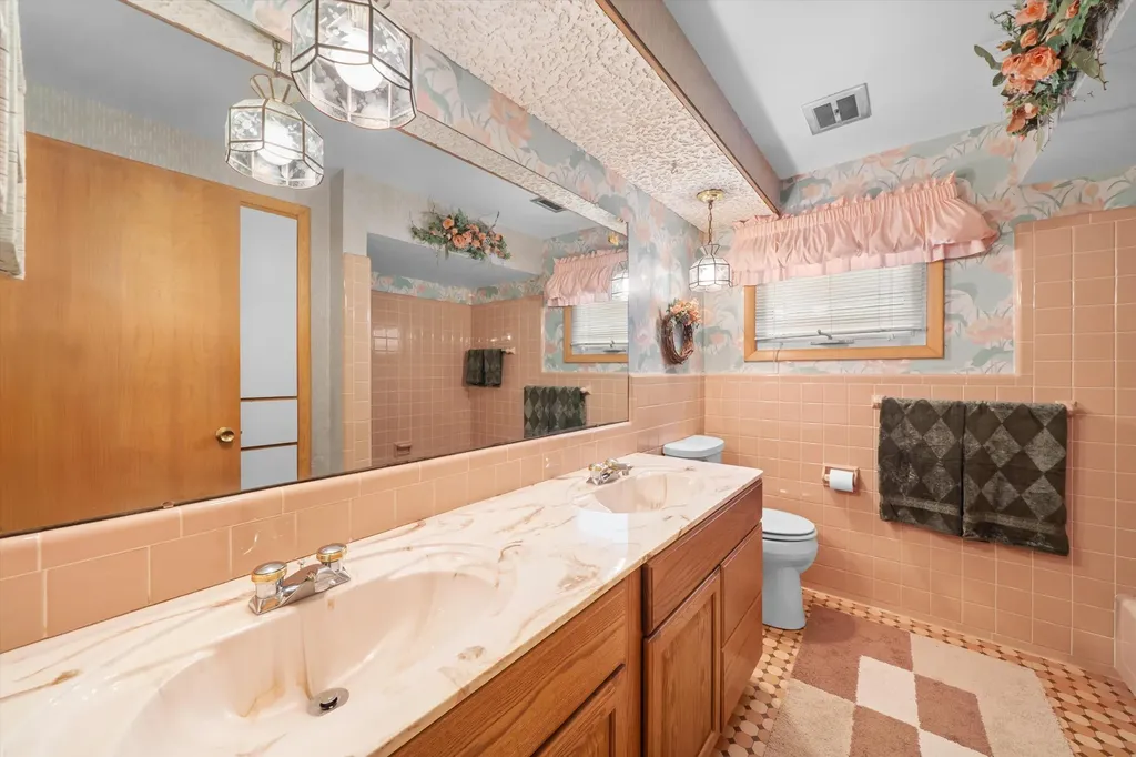 8936 Birchwood Court Berlin Charter Township MI 48166