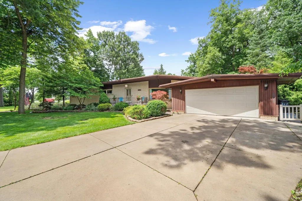 8936 Birchwood Court Berlin Charter Township MI 48166