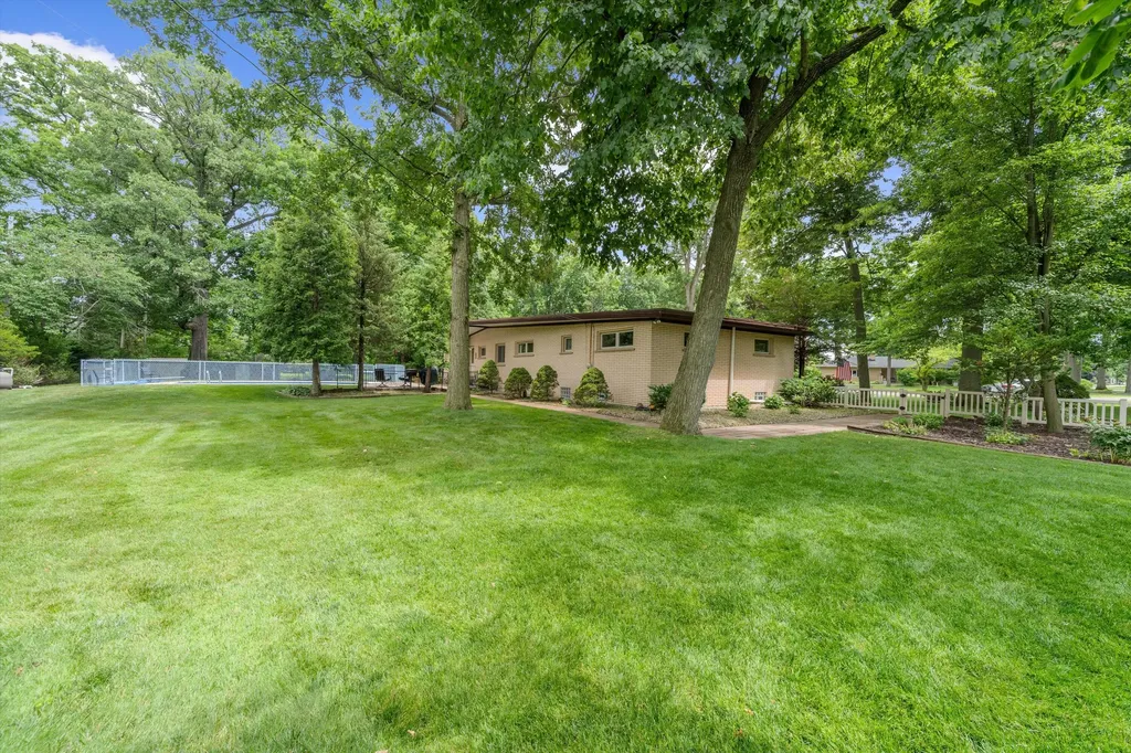 8936 Birchwood Court Berlin Charter Township MI 48166