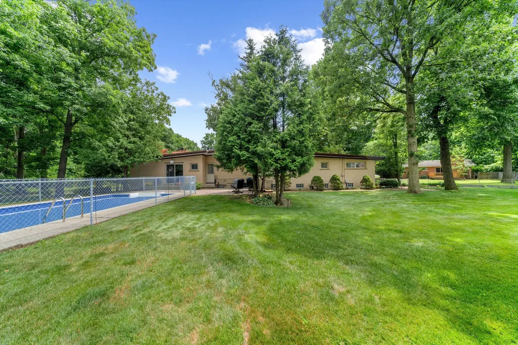 8936 Birchwood Court Berlin Charter Township MI 48166
