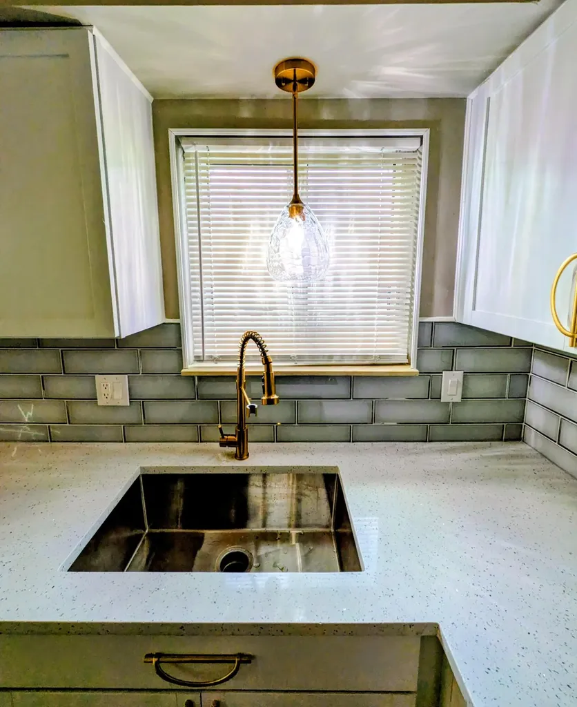 2140 Olive Avenue Lincoln Park City MI 48146