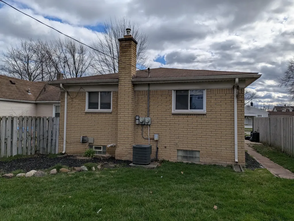 2140 Olive Avenue Lincoln Park City MI 48146